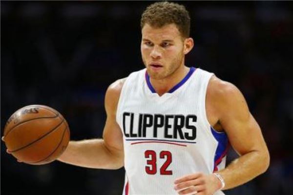 一名可靠后 一名可靠后