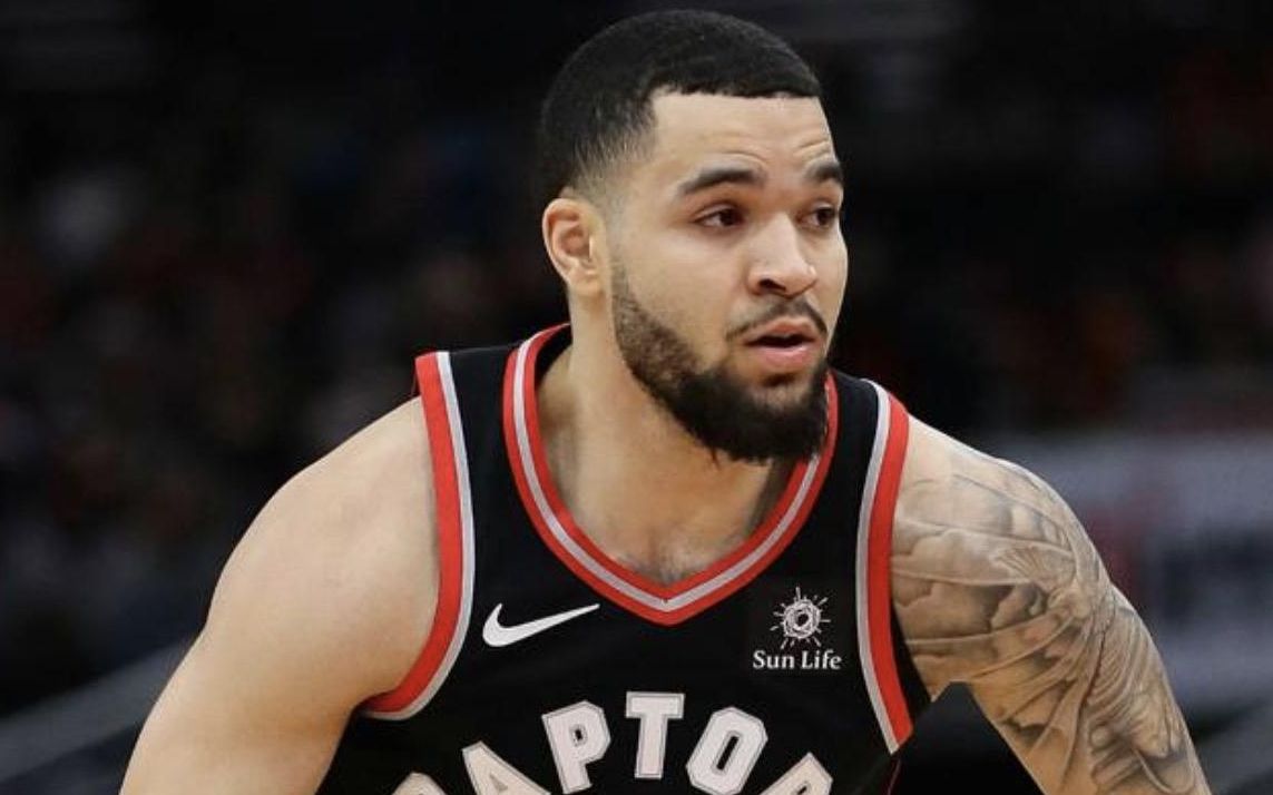 赖头球破门 赖头球破门