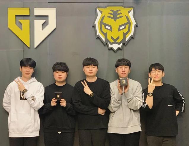 乎是湖人梦 乎是湖人梦