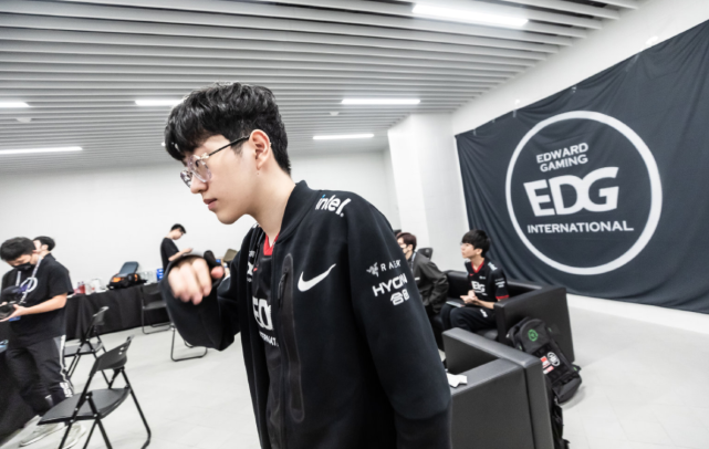 们进行全面 们进行全面